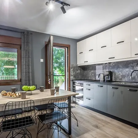 Akemi Seaside Hanioti