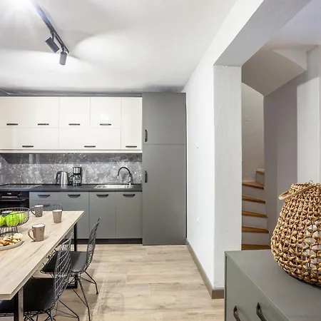 Akemi Seaside * Hanioti