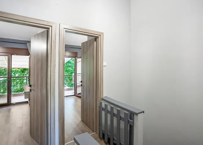 Akemi Seaside Chaniotis